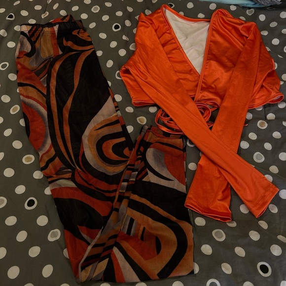 Outside 2pc - Picture 2 of 2